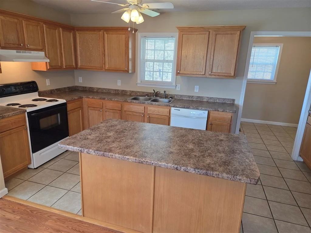 1019 Sugarloaf Rd - Photo 6 of 14