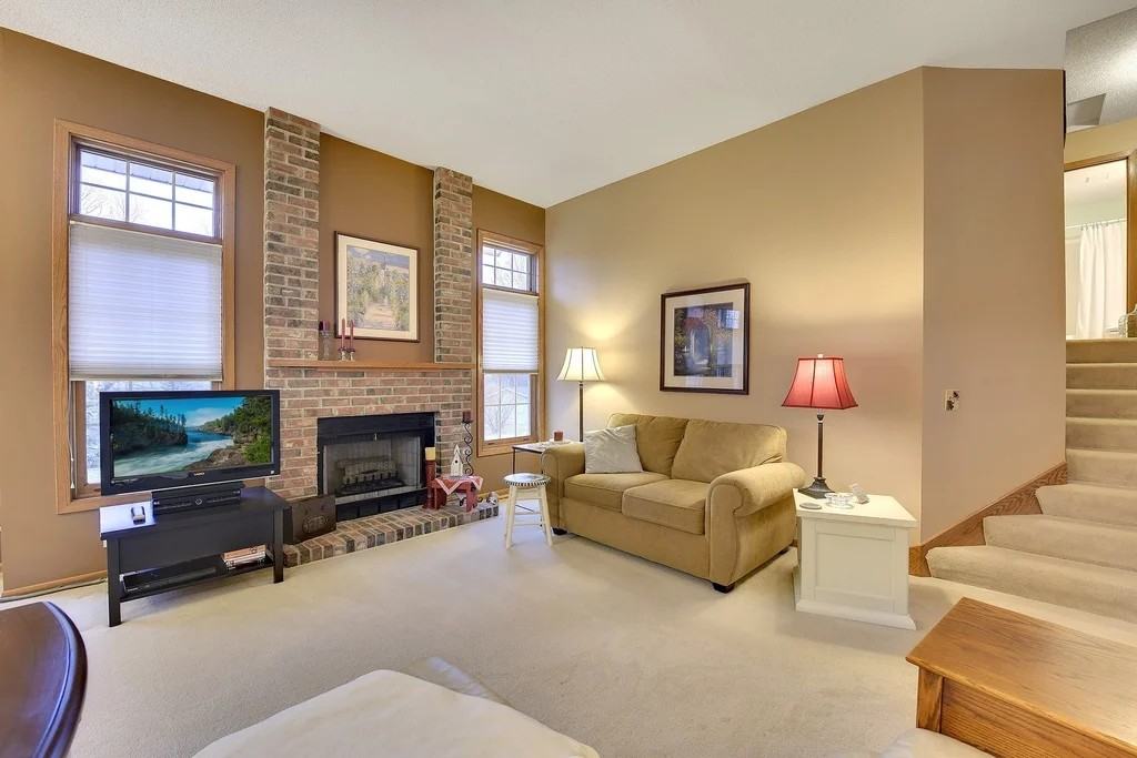 6460 Devonshire Dr - Photo 2 of 7