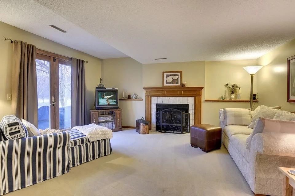 6460 Devonshire Dr - Photo 4 of 7