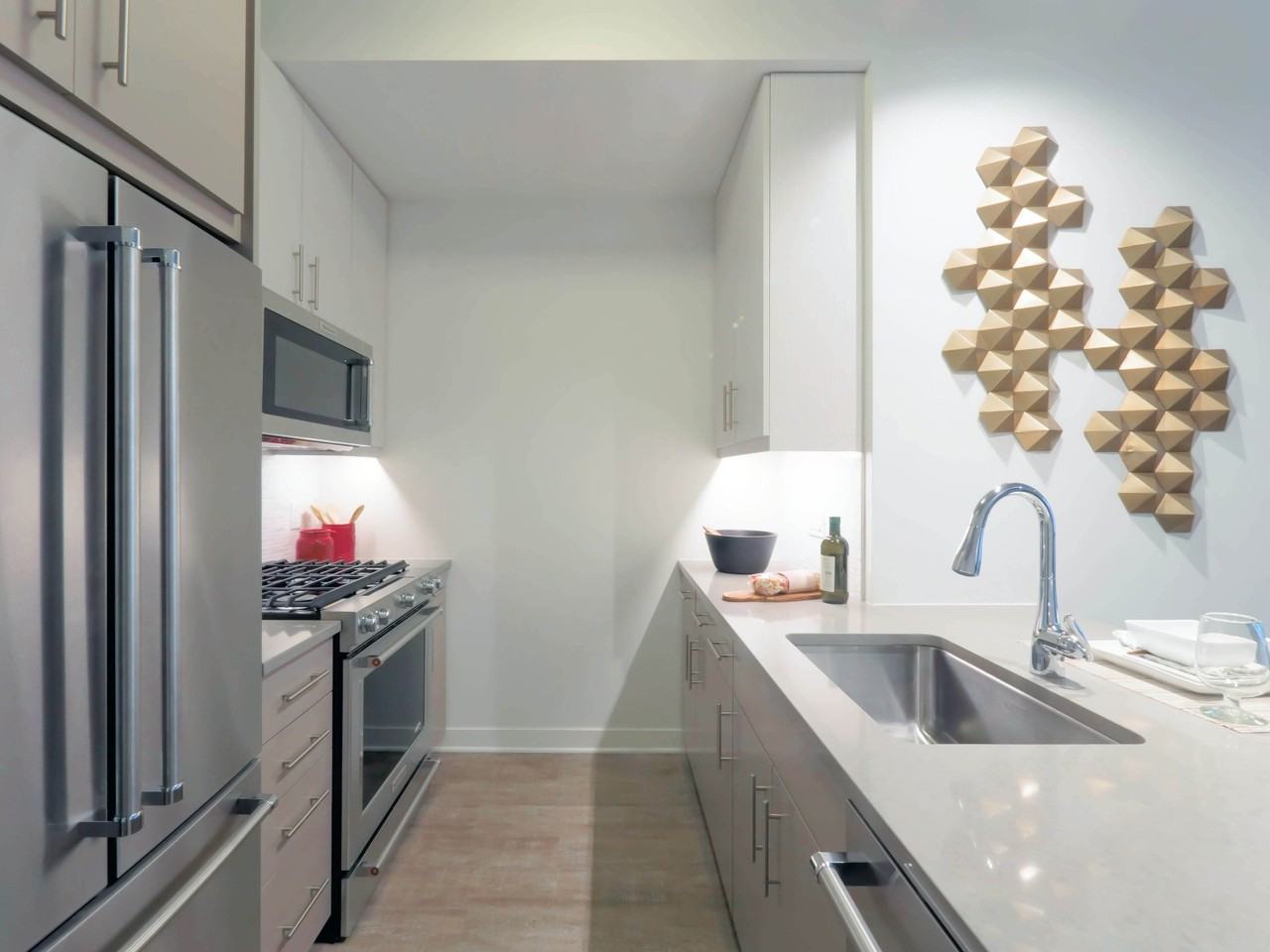 430 E Ohio St - Photo 3 of 11