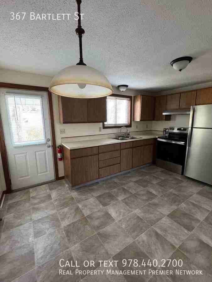 367 Bartlett St - Photo 4 of 23