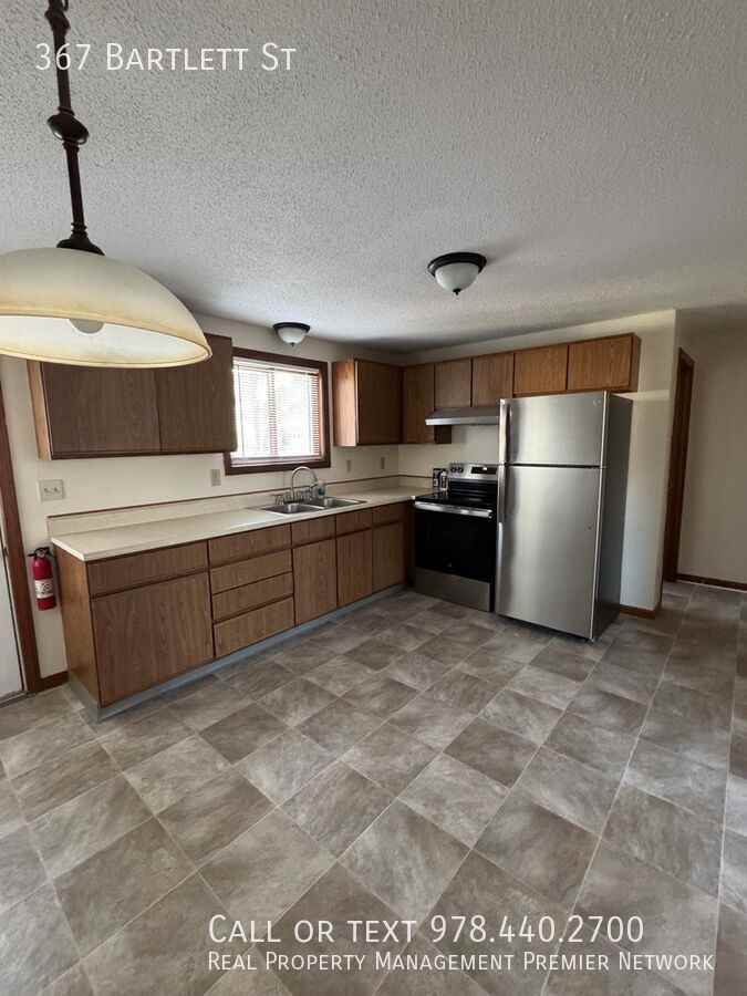 367 Bartlett St - Photo 5 of 23