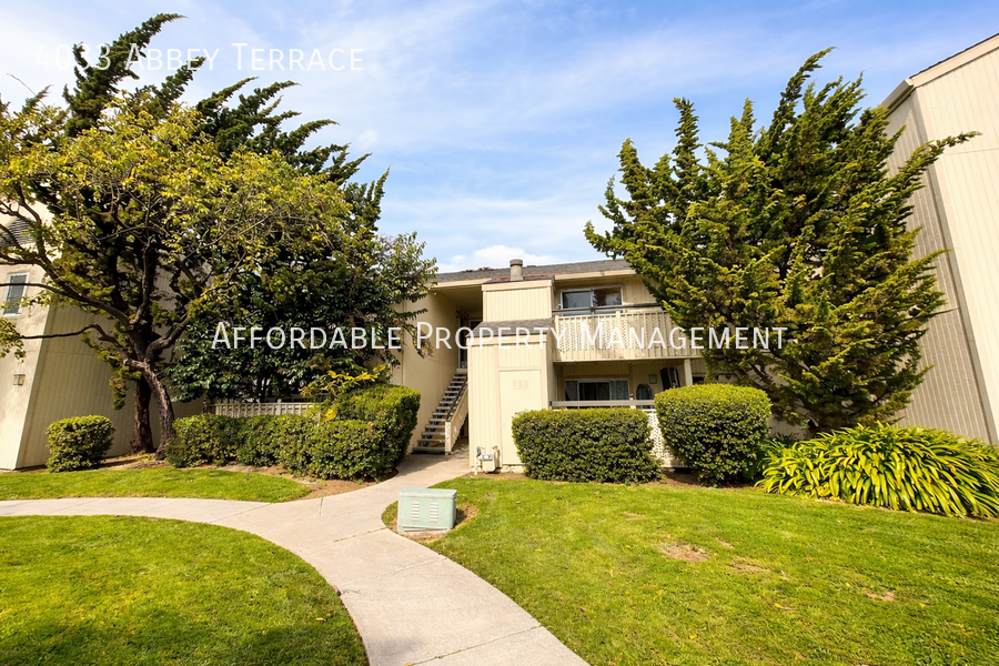 4033 Abbey Ter