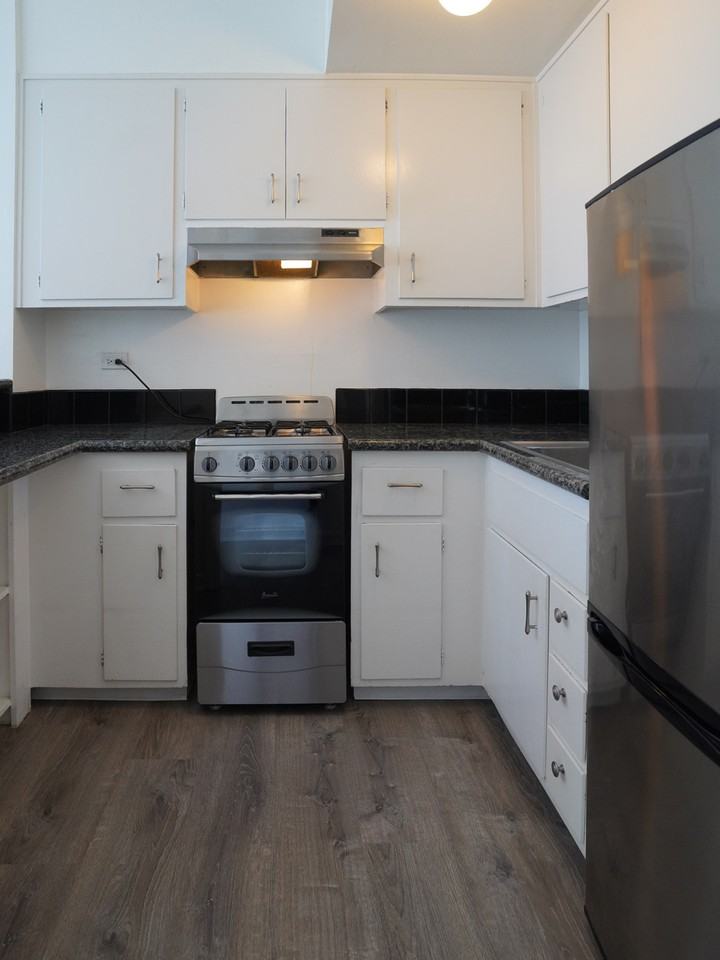 812 Eddy St #501 - Photo 2 of 8