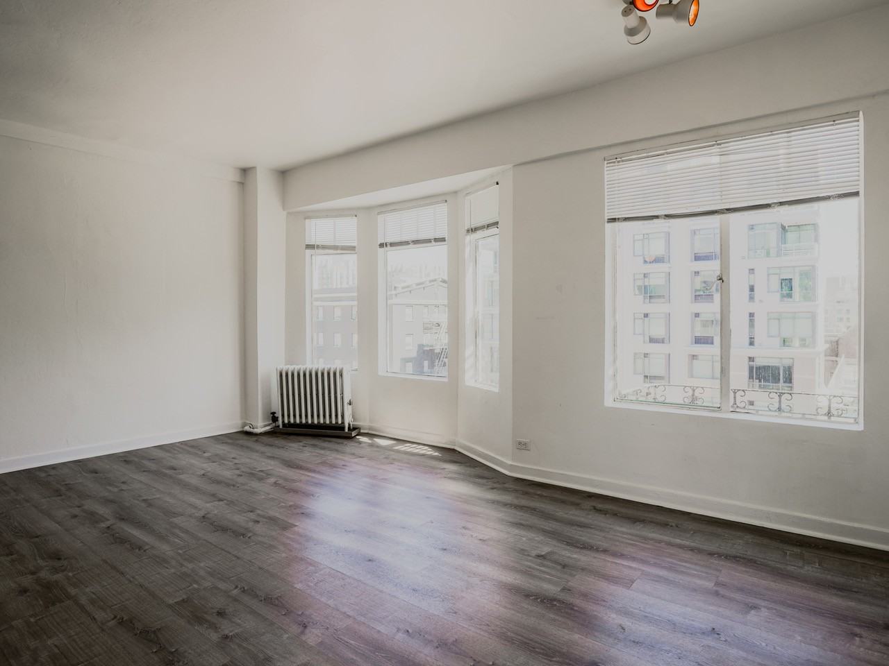 812 Eddy St #501 - Photo 7 of 8