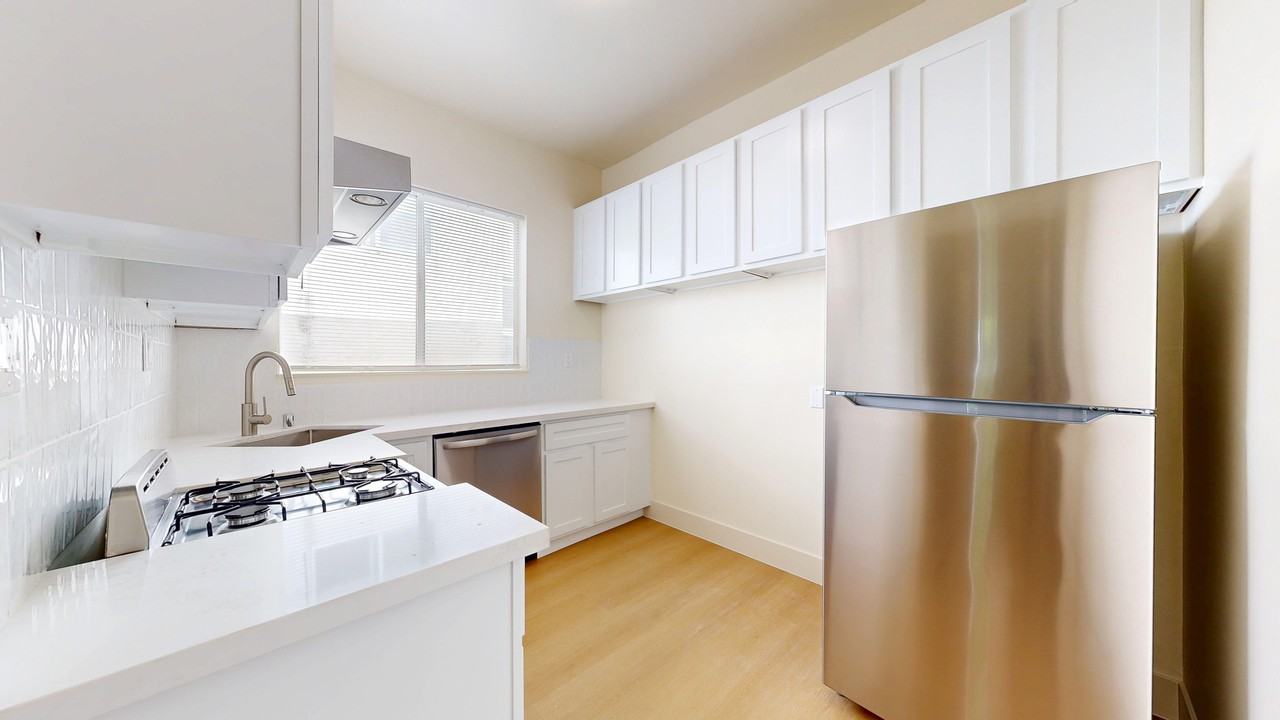 1715 Webster St #305 - Photo 5 of 14