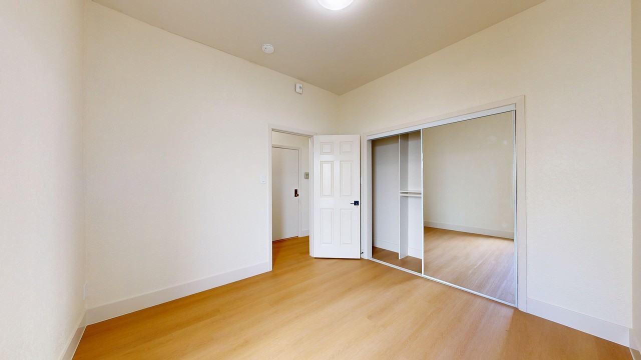 1715 Webster St #305 - Photo 7 of 14