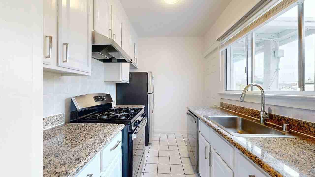 216 4th Ave #10 - Photo 4 of 16