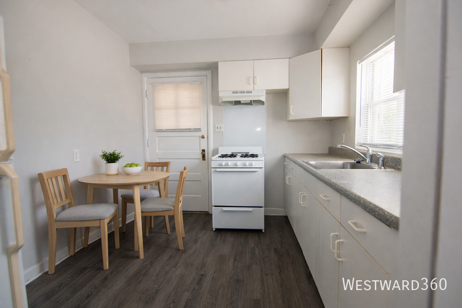 1949 Hickory Rd #2E - Photo 4 of 6