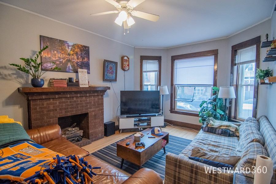 3111 N Racine Ave #1F - Photo 2 of 13