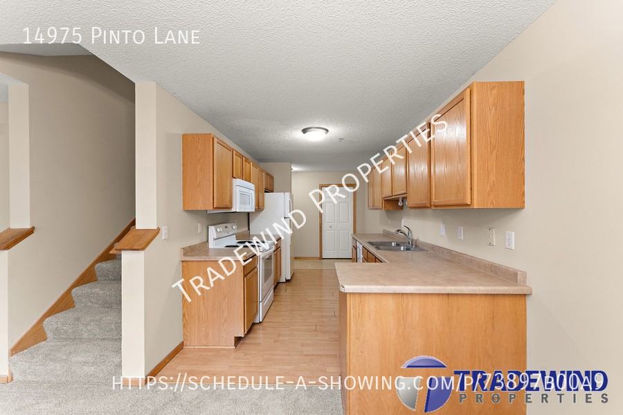 14975 Pinto Ln - Photo 4 of 29