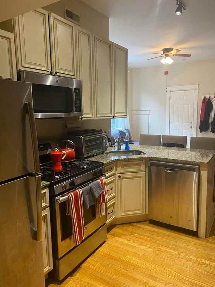 245 S 10th St #2R - Photo 4 of 11