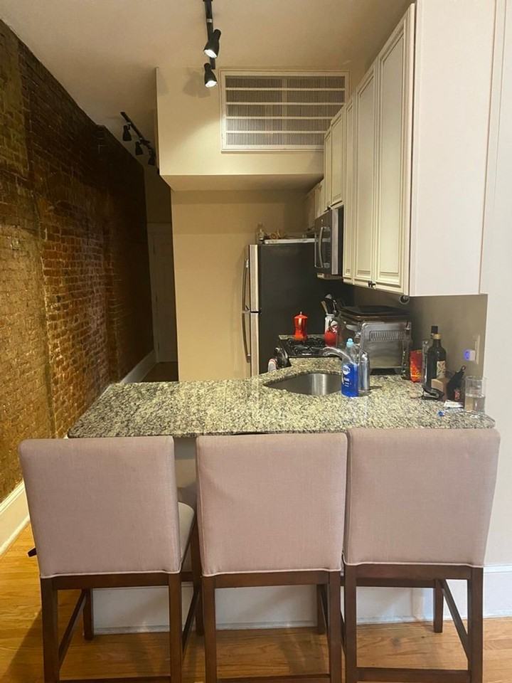 245 S 10th St #2R - Photo 5 of 11