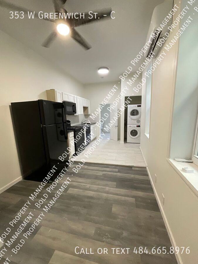 353 W Greenwich St #C - Photo 3 of 9