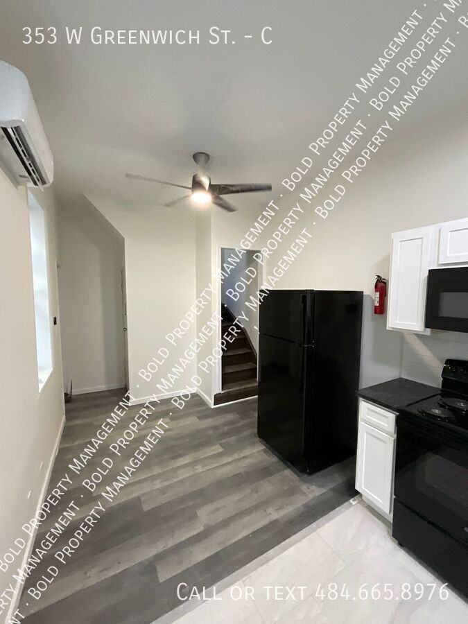 353 W Greenwich St #C - Photo 6 of 9