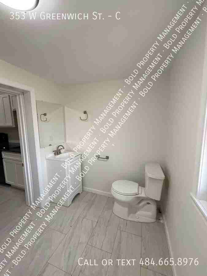 353 W Greenwich St #C - Photo 7 of 9