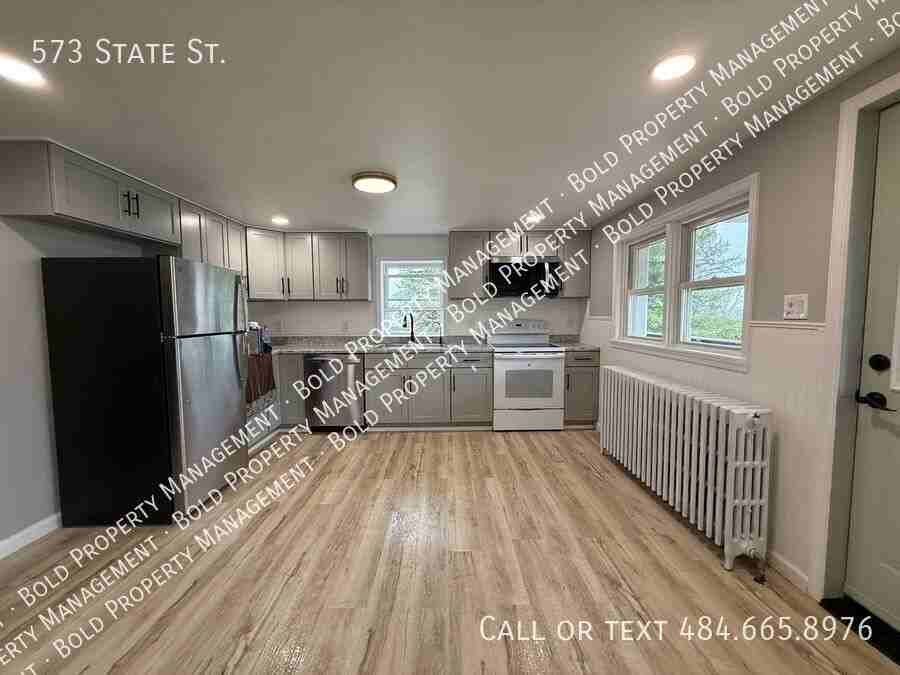 573 State St - Photo 5 of 16