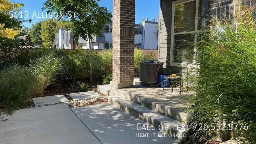 5419 Allison St - Photo 3 of 50