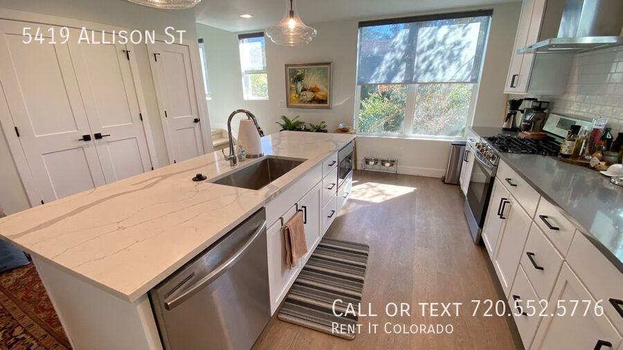 5419 Allison St - Photo 7 of 50