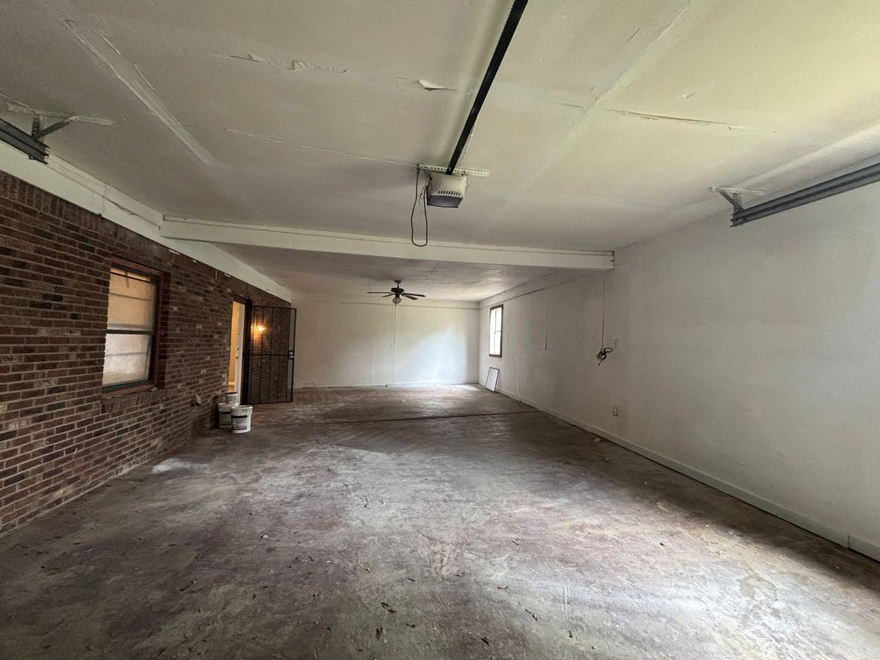 4268 Glenbrook St - Photo 7 of 21