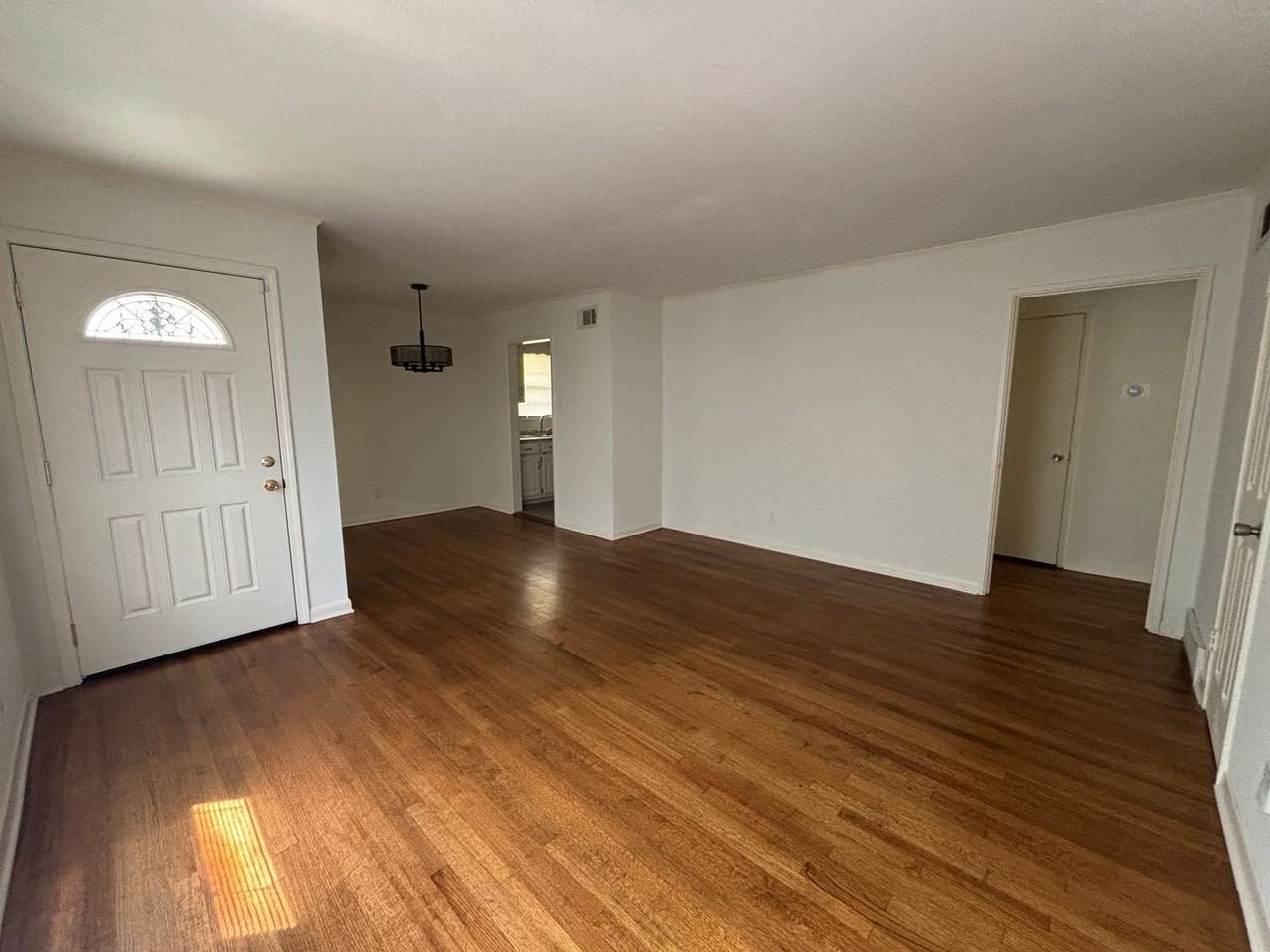 4884 Sea Isle Rd - Photo 3 of 19