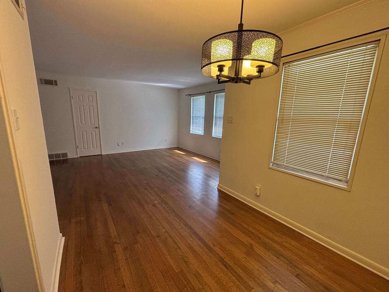 4884 Sea Isle Rd - Photo 4 of 19