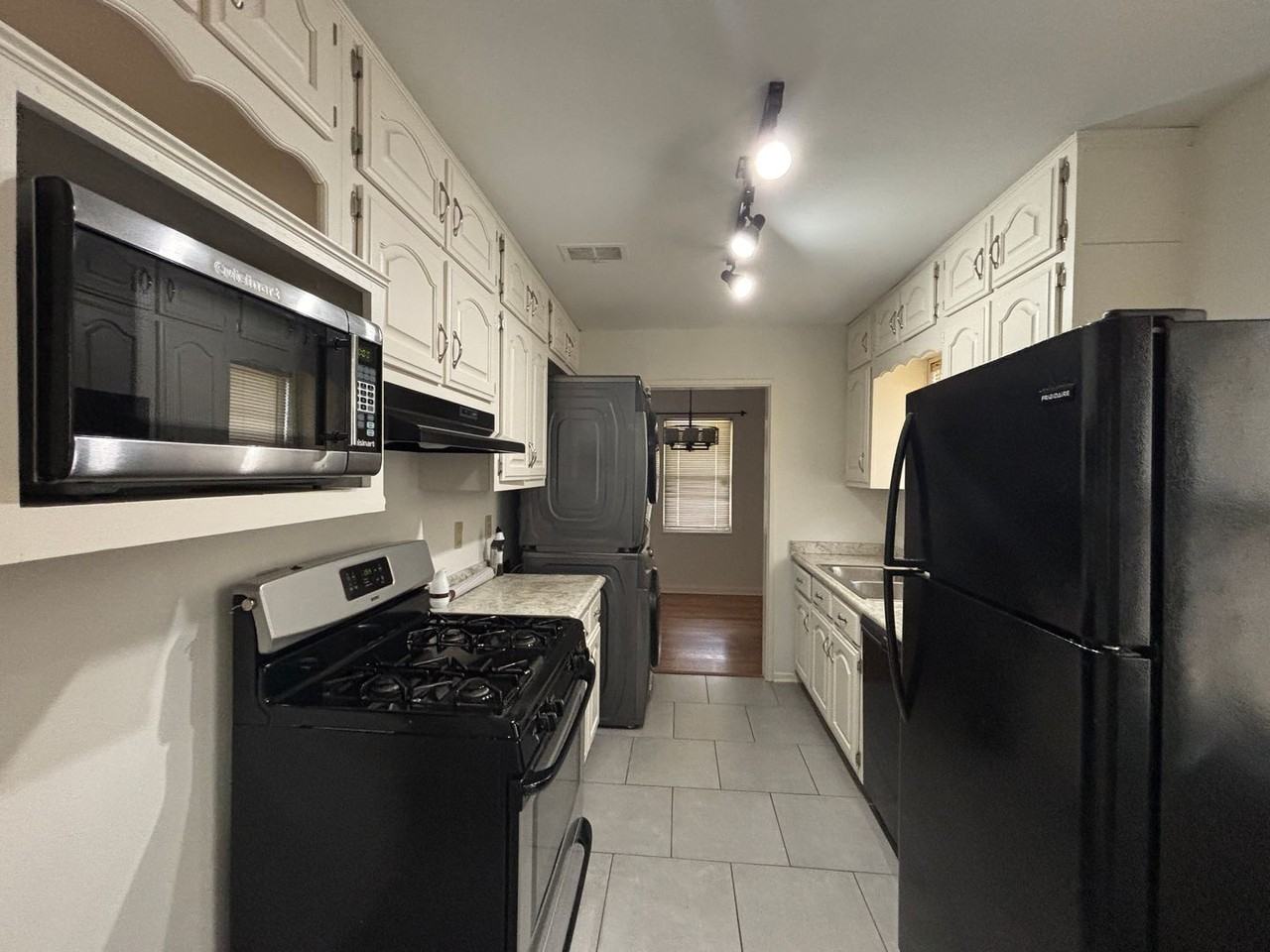 4884 Sea Isle Rd - Photo 6 of 19