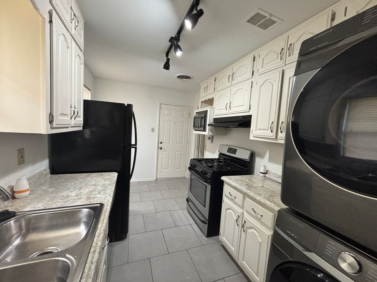 4884 Sea Isle Rd - Photo 7 of 19