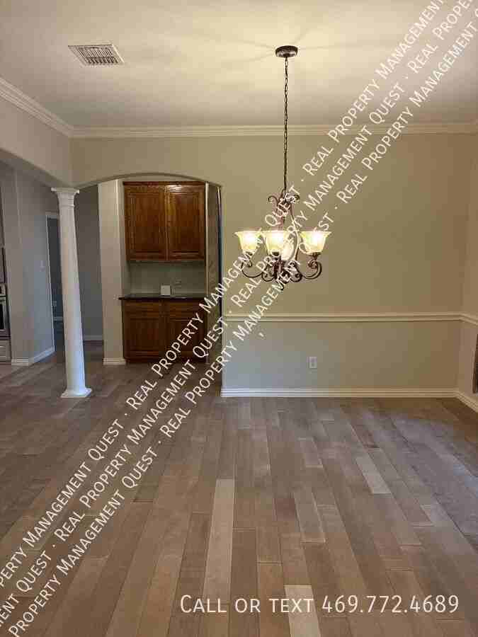 3731 Edgewood Ct - Photo 5 of 26