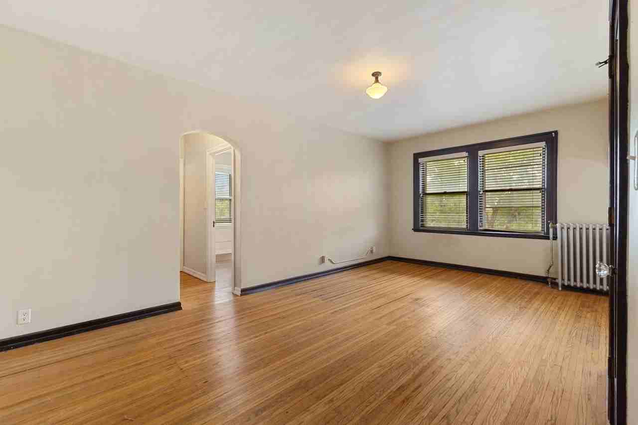 5230 E Washington St #6 - Photo 4 of 19