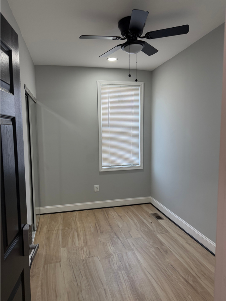 3806 Harlem Ave - Photo 5 of 15