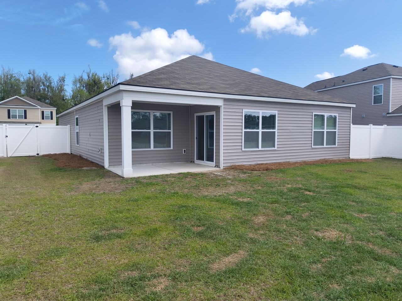 44 Autumns Wood Dr - Photo 2 of 15