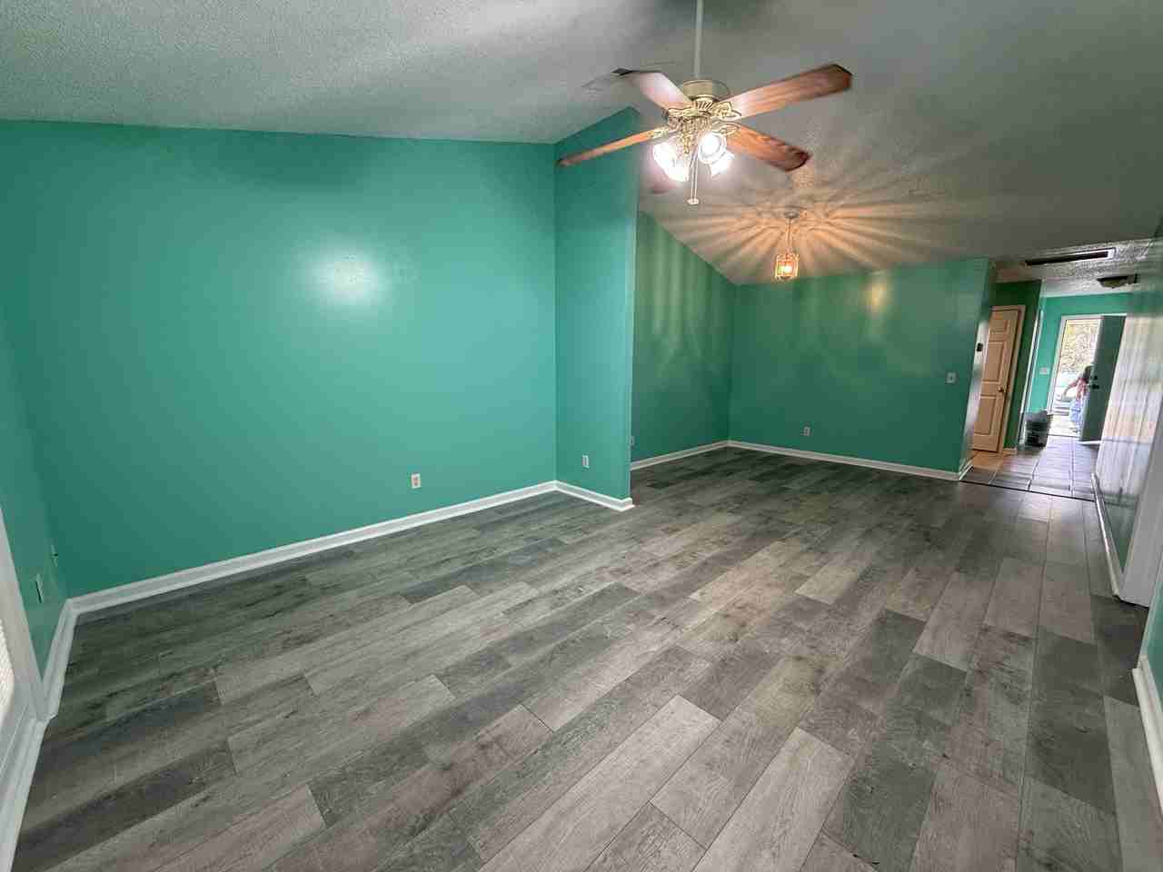 109 Drew Cir - Photo 2 of 22