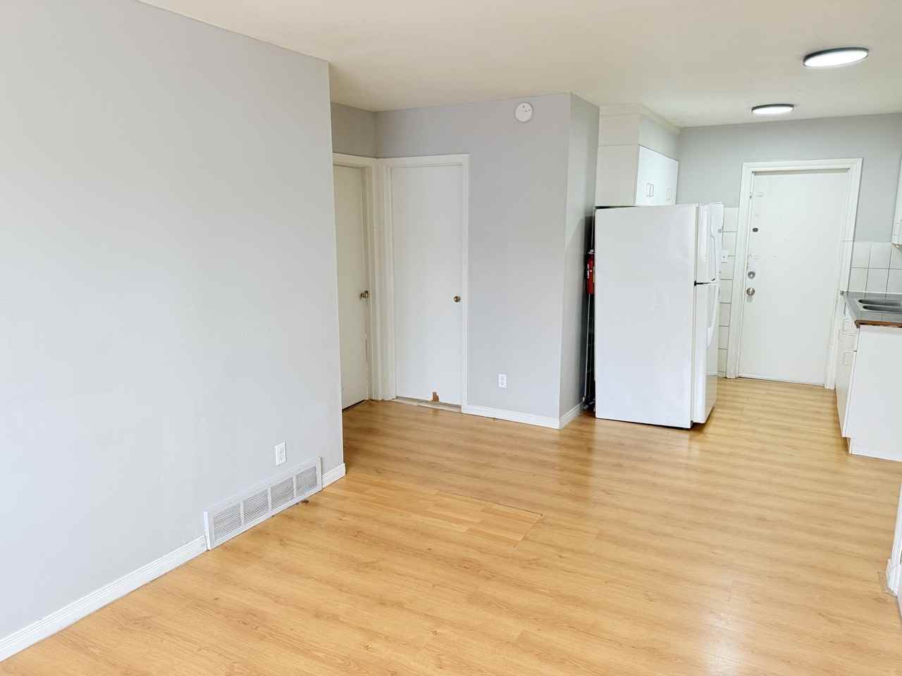 506 Aylmer Ave #4 - Photo 4 of 15