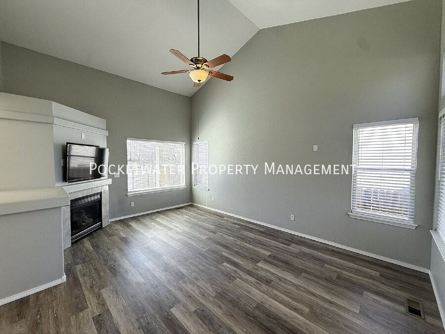 6270 Snowberry Ave - Photo 3 of 30