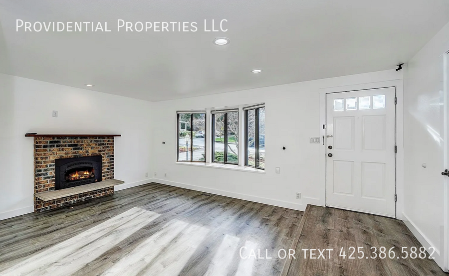 10932 Ne 60th St - Photo 3 of 17