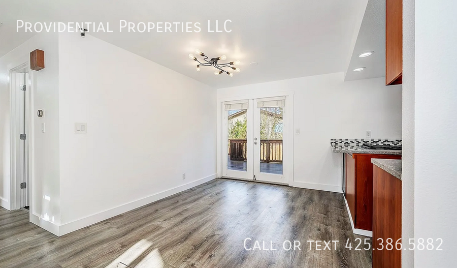 10932 Ne 60th St - Photo 6 of 17