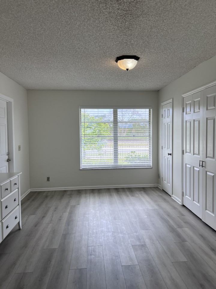 2651 Se 2nd St #A - Photo 3 of 9