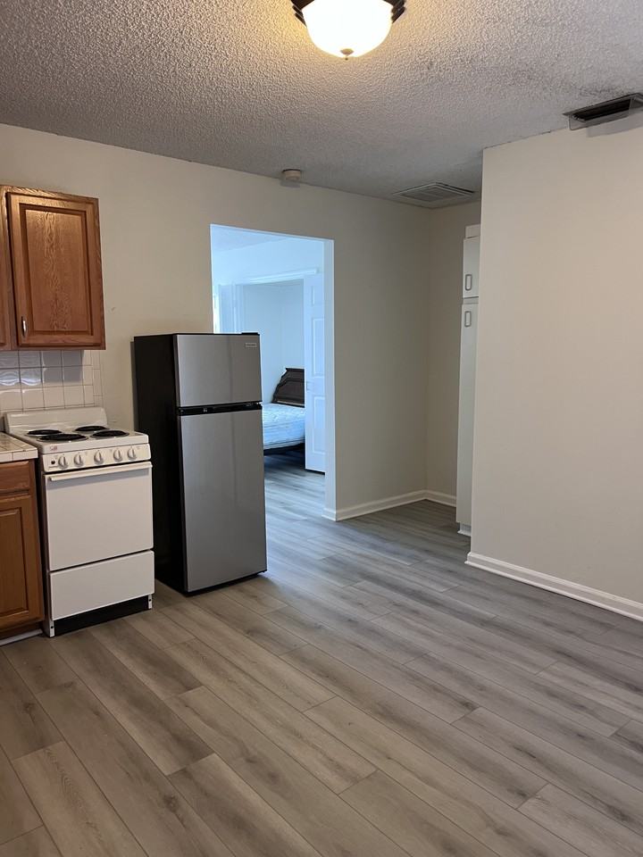 2651 Se 2nd St #A - Photo 7 of 9