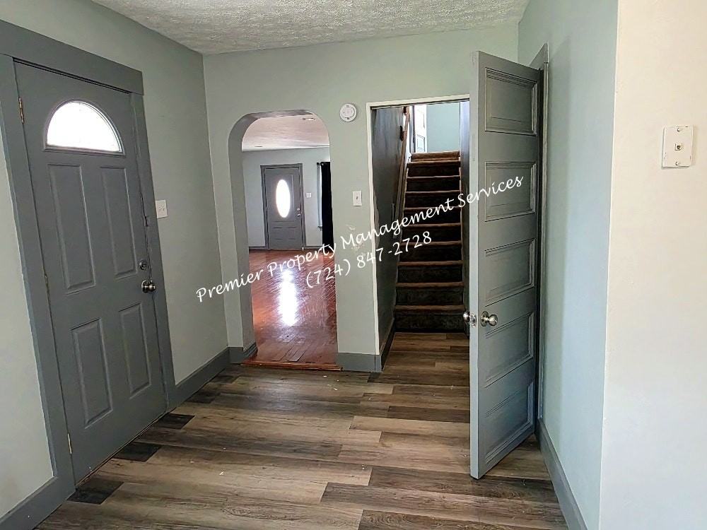 911 4th Avenue - Photo 4 of 15