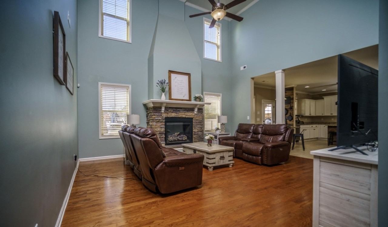 205 Holmes Point Court - Photo 5 of 21