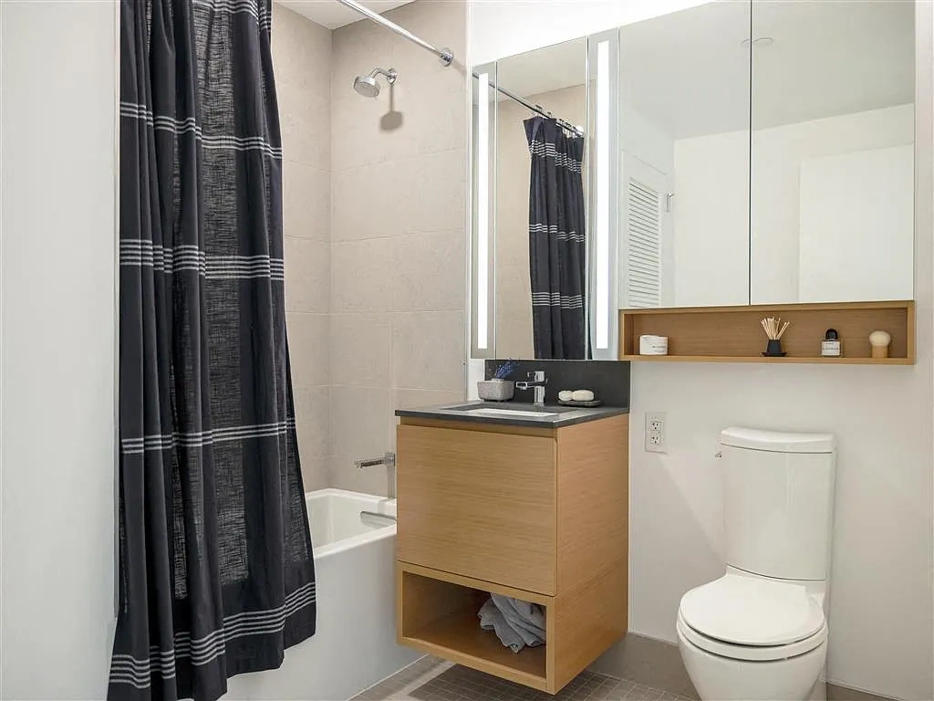 2385 Third Avenue, Unit 380 - Photo 7 of 14