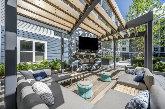 290 Revolution Drive, Unit 402 - Photo 4 of 21