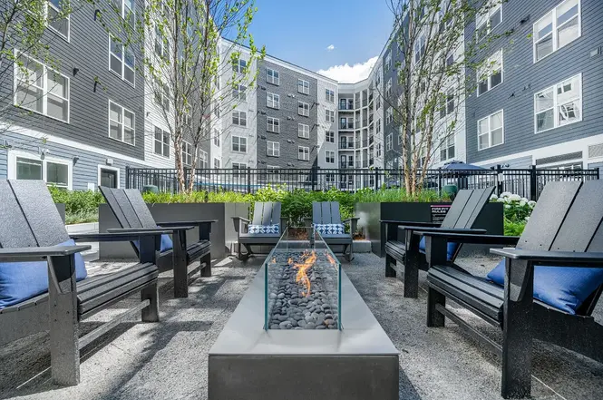 290 Revolution Drive, Unit 402 - Photo 6 of 21