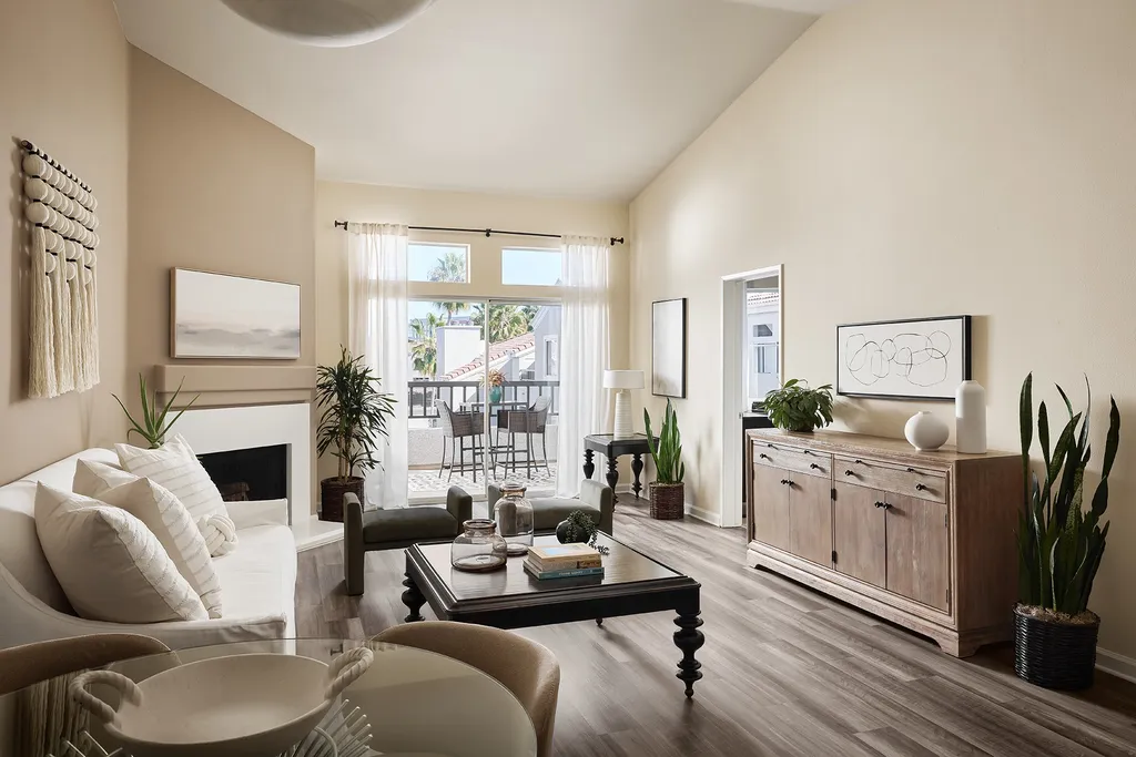 5305 Toscana Way, Unit 261 - Photo 2 of 11