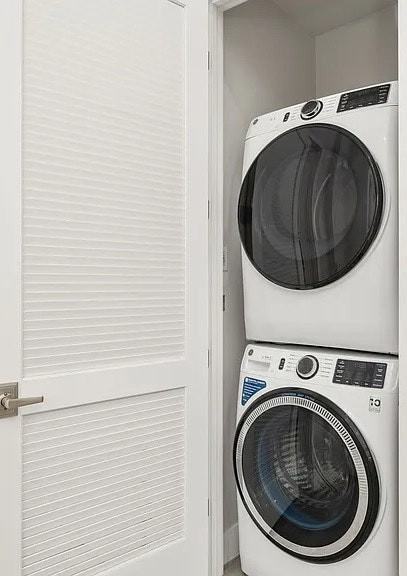 3098 W Kyne St, Unit 211 - Photo 4 of 10