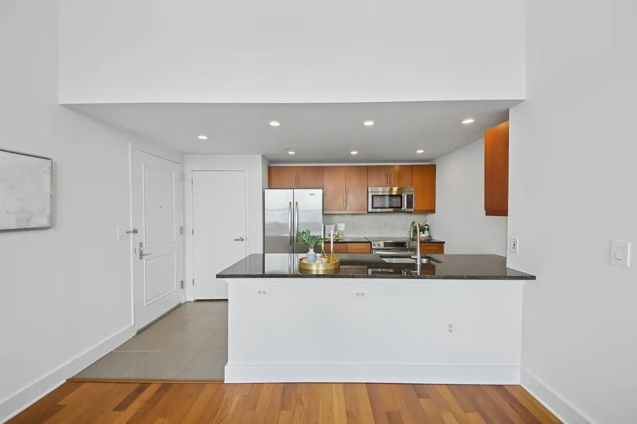 88 Morgan Street, Unit 2002 - Photo 6 of 13