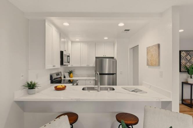 3401 La Terrace Circle, Unit 42 - Photo 4 of 19