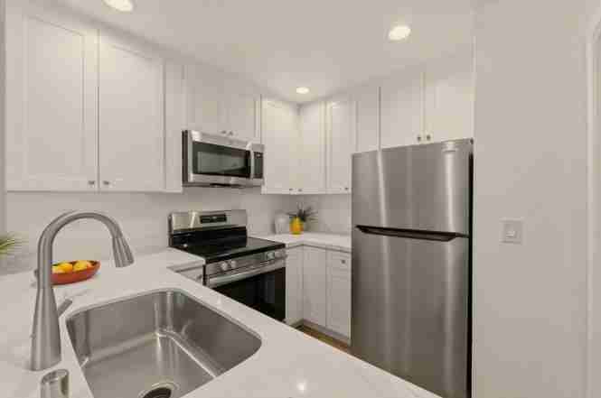 3401 La Terrace Circle, Unit 42 - Photo 6 of 19