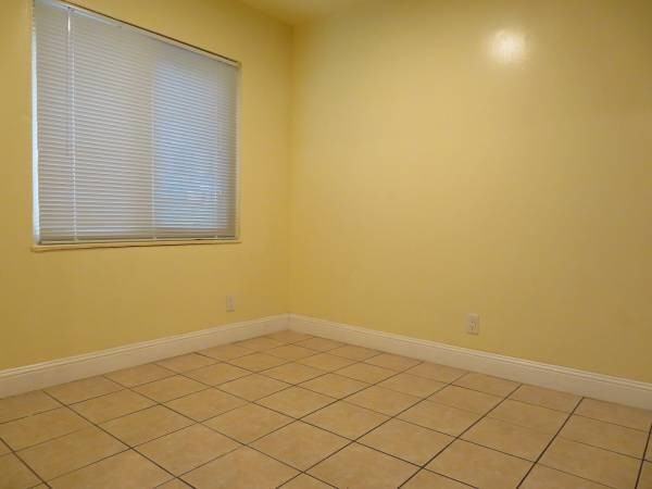 2726 Park Blvd #E - Photo 7 of 27